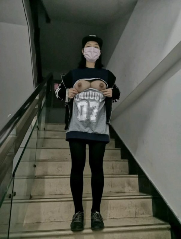 #绿帽 中年绿帽献妻给领导玩，还怀上了领导的孩子！露脸照片视频全部流出还被人认出来了，老婆好像叫X琳是单位的会计，没想到私下玩的这么嗨 被领导当着老公的面把嘴当做骚逼猛操，太炸裂了全套视频9部 照片160张👉全套资源  👉加入会员#绿帽 中年绿帽献妻给领导玩，还怀上了领导的孩子！露脸照片视频全部流出还被人认出来了，老婆好像叫X琳是单位的会计，没想到私下玩的这么嗨 被领导当着老公的面把嘴当做骚逼猛操，太炸裂了全套视频9部 照片160张👉全套资源  👉加入会员