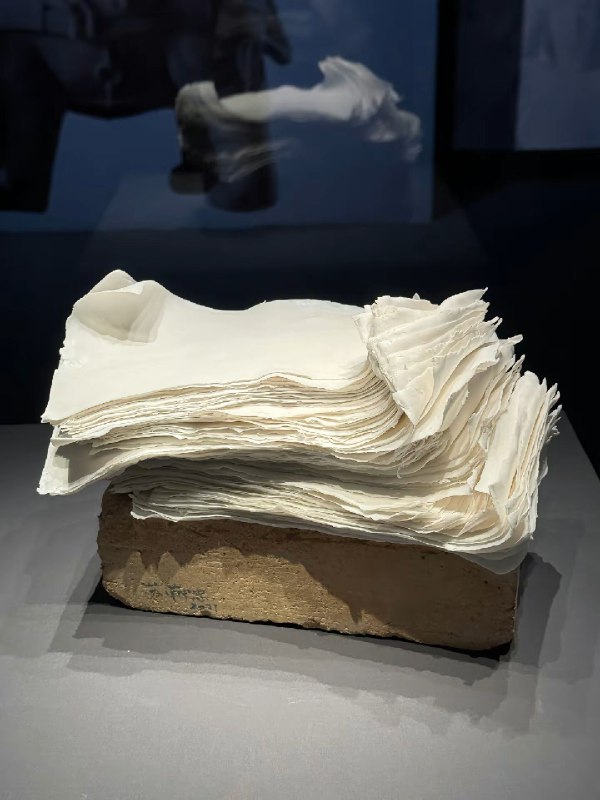 以为是纸，其实是瓷#国家博物馆 #德化白瓷via 抖音以为是纸，其实是瓷#国家博物馆 #德化白瓷via 抖音