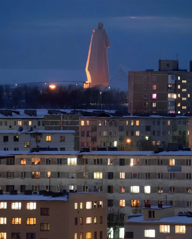 阿廖沙「Алёша」#阿廖沙纪念碑  #苏联雕塑 #苏联艺术 #摩尔曼斯克这座纪念碑是为了纪念在卫国战争期间保卫苏联北极地区的战士们而建的，人们亲切地称之为阿廖沙「Алёша」