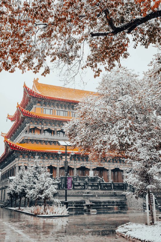 “好雪片片，不落别处”#雪一落这里就美成了诗 #中式美学服饰 #古建筑之美 #雪景“好雪片片，不落别处”#雪一落这里就美成了诗 #中式美学服饰 #古建筑之美 #雪景