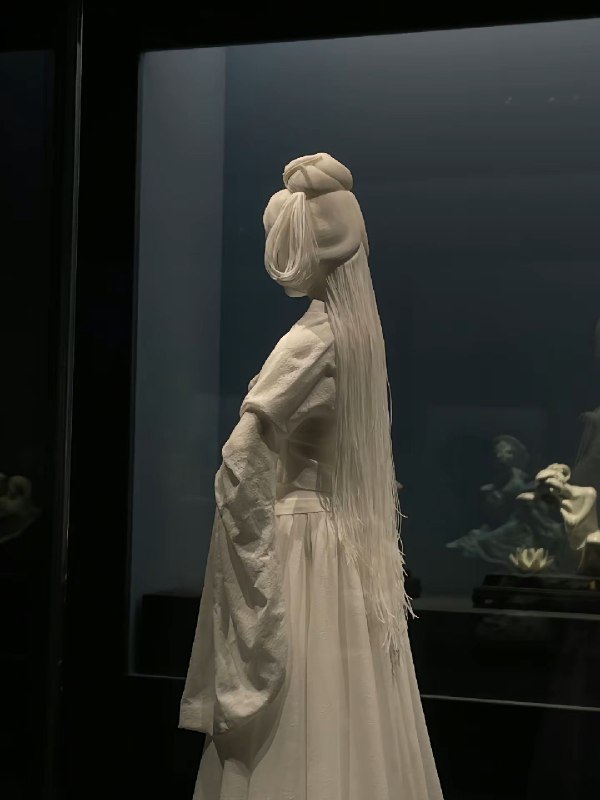 以为是纸，其实是瓷#国家博物馆 #德化白瓷via 抖音以为是纸，其实是瓷#国家博物馆 #德化白瓷via 抖音