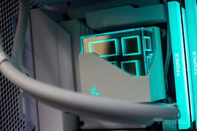 #视野装机猿背插主板正面无接口，简洁大气哟