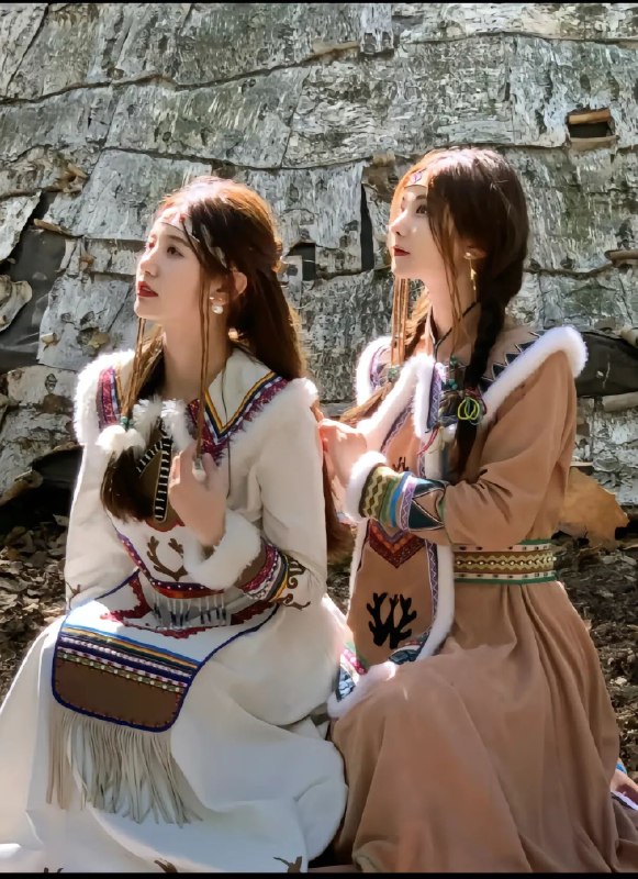 东北土著民族服饰合集#少数民族 #图片图一  满族图二  蒙古族图三  俄罗斯族图四  赫哲族图五  鄂温克族图六  达斡尔族图七  锡伯族图八  朝鲜族图九  鄂伦春族via 本人没素质与东北无关东北土著民族服饰合集#少数民族 #图片图一  满族图二  蒙古族图三  俄罗斯族图四  赫哲族图五  鄂温克族图六  达斡尔族图七  锡伯族图八  朝鲜族图九  鄂伦春族via 本人没素质与东北无关