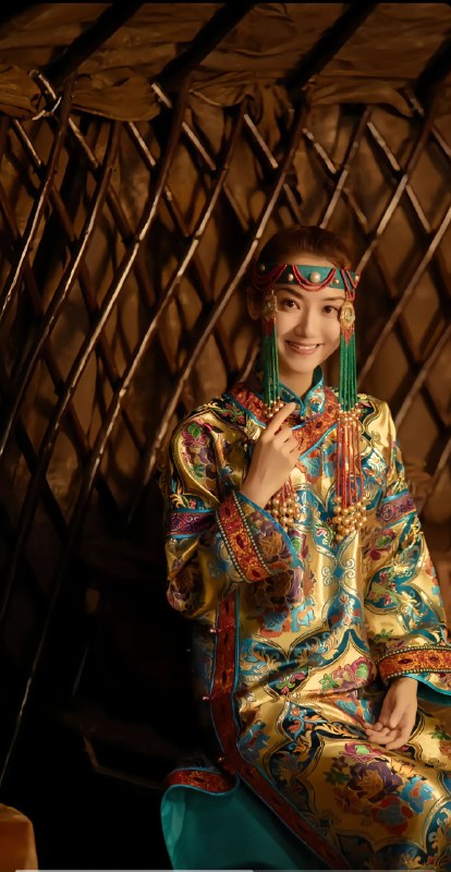 东北土著民族服饰合集#少数民族 #图片图一  满族图二  蒙古族图三  俄罗斯族图四  赫哲族图五  鄂温克族图六  达斡尔族图七  锡伯族图八  朝鲜族图九  鄂伦春族via 本人没素质与东北无关东北土著民族服饰合集#少数民族 #图片图一  满族图二  蒙古族图三  俄罗斯族图四  赫哲族图五  鄂温克族图六  达斡尔族图七  锡伯族图八  朝鲜族图九  鄂伦春族via 本人没素质与东北无关