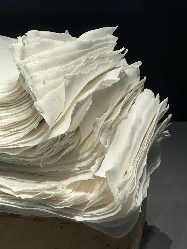 以为是纸，其实是瓷#国家博物馆 #德化白瓷via 抖音以为是纸，其实是瓷#国家博物馆 #德化白瓷via 抖音