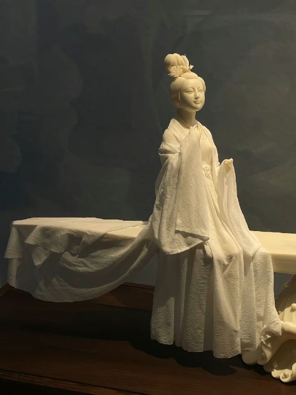 以为是纸，其实是瓷#国家博物馆 #德化白瓷via 抖音以为是纸，其实是瓷#国家博物馆 #德化白瓷via 抖音